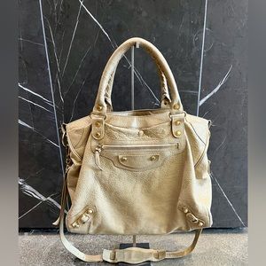 BALENCIAGA Agneau *authentic* giant 12 gold hardware city Blanca crème